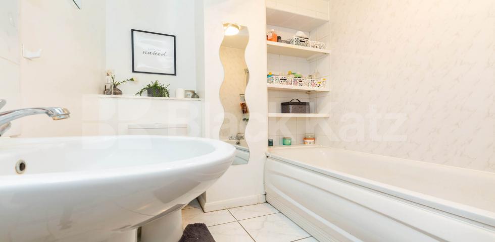 Spacious studio set in an amazing location  Crowndale Road, Camden